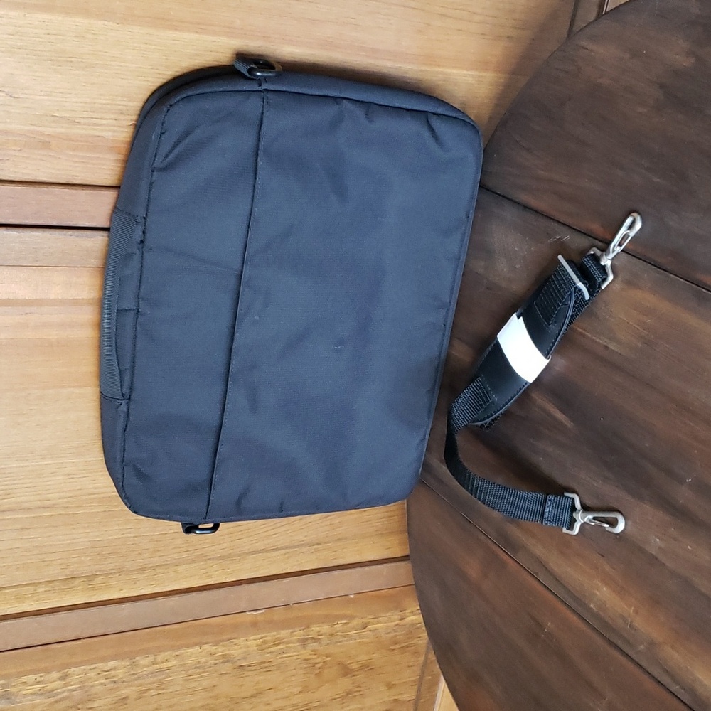 Adidas Laptop Computer Carrier Bag - Picture 3 of 5